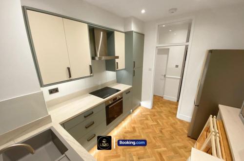 Amazing 3 Bedroom Apt By LS2G Short Lets & Serviced Accommodation Greater London With Free WIFI, Londýn (fotografie 6)