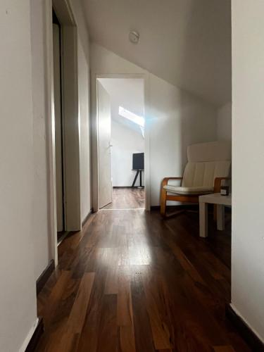 المرافق, Maisonette FeWo im Zentrum in جينثين