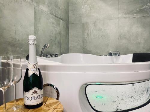 Apartment Premium Jacuzzi for couples, Old Town Room Type - Studio