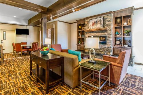 MainStay Suites Event Center - image 9