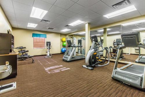 Fitness center, MainStay Suites Watford City in Watford City (ND)