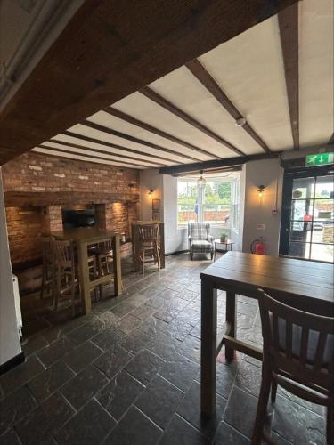 Vestabils, The Swan Hotel in Upton upon Severn