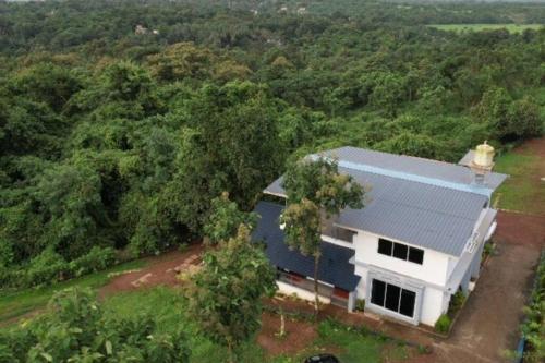 A spacious 4bhk villa with a pool, Bardez