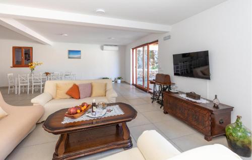 Amazing Home In Kula Norinska With Wifi in Metkovic