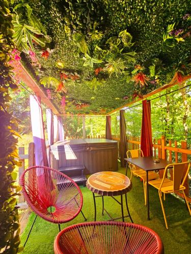La Cabane Enchanteresse gîte à louer Bois de Romain