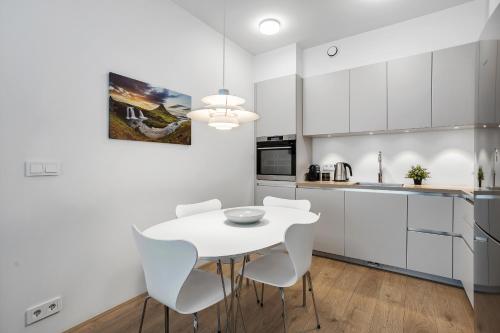 Two-Bedroom Apartment with Balcony image 8