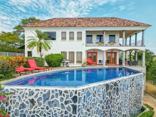 入口, Elegant 4BR Villa w Ocean views in Playa Potrero - Casa de Estrellas in 波特雷羅