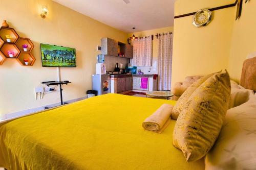 Studio Apartment by Beyond Vacay in FigTree Apartments Unit 404 Studio Apartment by Beyond Vacay in FigTree Apartments Unit 404