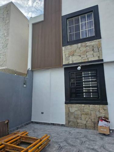 casa Apodaca cerca del aeropuerto in Sin Nombre de Col 26