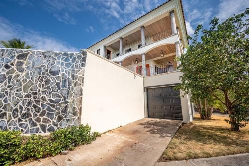 設施, Elegant 4BR Villa w Ocean views in Playa Potrero - Casa de Estrellas in 波特雷羅