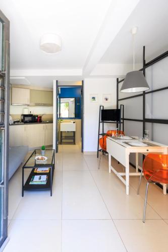 AIOLOS glyfada centre apartment 3, Athens