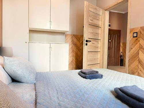 Comfy Apartment with home cinema projector, Cracow's heart - Tap to explore photos