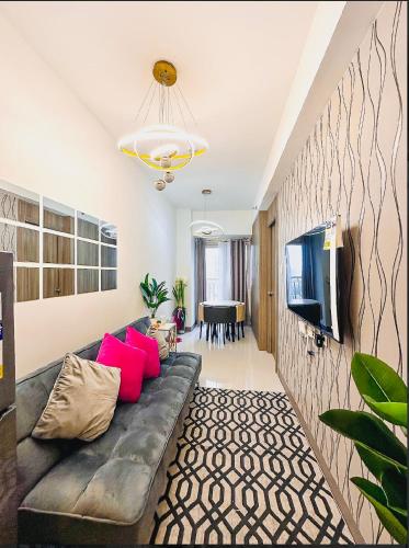 Cosy Deluxe Flat with Balcony near MOA, Manila