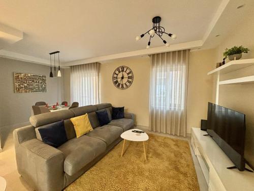 Stylish 2 Bedrooms apartment in Gzira 1
