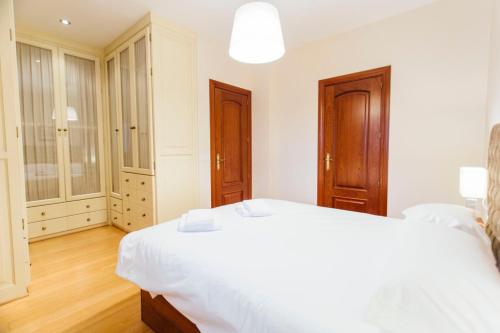 Duplex with terrace- 5Bd 3Bth- Center, Sevilla (Foto 8)