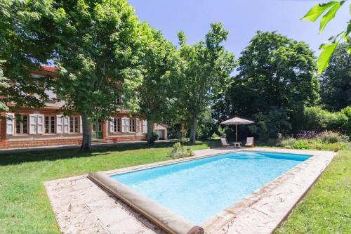 Demeure Bajou - piscine privée - parc arboré, Auterive (фото 2)