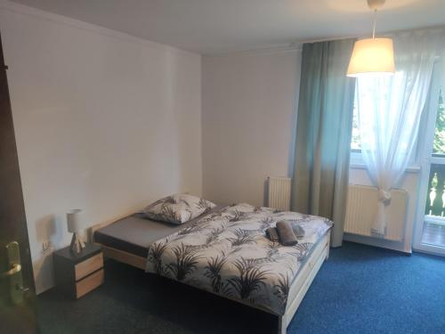 1 double bed, 1 twin bed