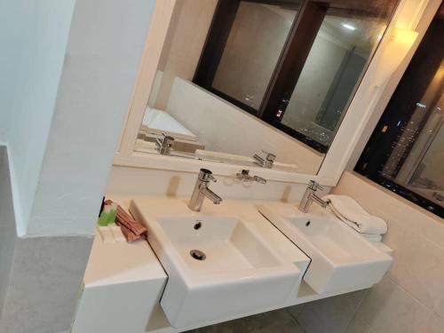 Kl Continew Suite At Times Square