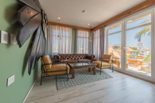 Townhouse Boutique Hotel & Rooftop