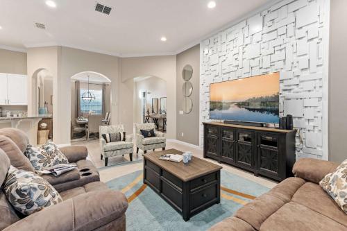 Heated Pool Hot Tub Lazy River Game Room in Davenport, USA