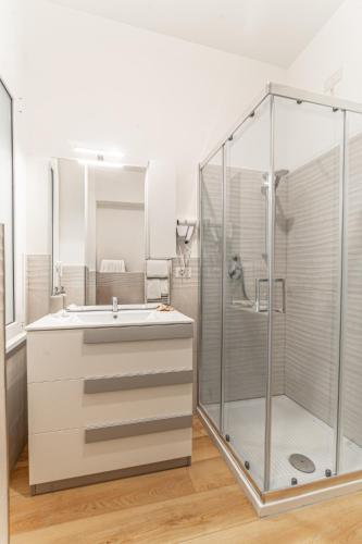 Lorena Cozy Rooms - Ospedale Gemelli Room Type - Standard Double Room with Shared Bathroom Lorena Cozy Rooms - Ospedale Gemelli Room Type - Standard Double Room with Shared Bathroom