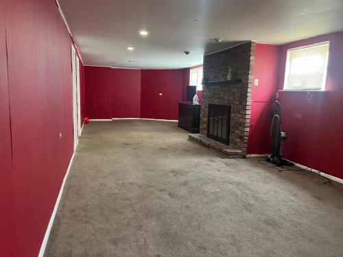 your perfect home away from home in Oak Lawn, USA