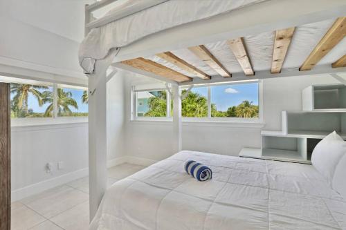 Palms Resort Main House - Key West in Sugarloaf Shores, USA