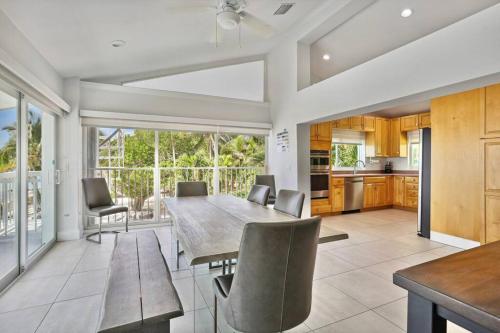 Palms Resort Main House - Key West in Sugarloaf Shores, USA