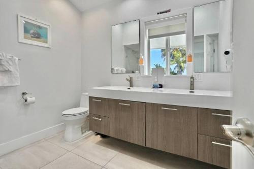 Palms Resort Main House - Key West in Sugarloaf Shores, USA