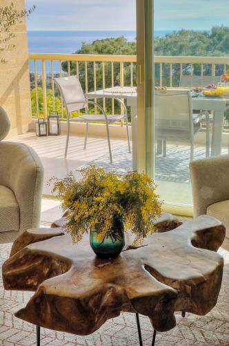 Serenity by the Sea 180 Degrees Sea View and Pool