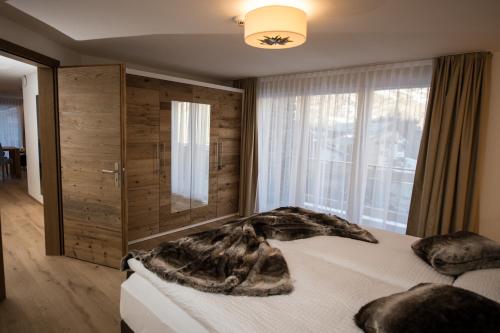 Panorama Ski Lodge Room Type - Two-Bedroom Apartment with Matterhorn View 
