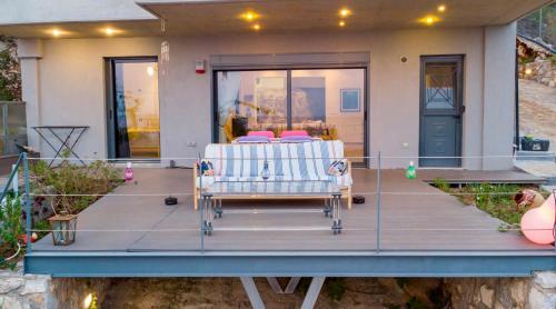 Skats, Deck House in Pefkali (Korinthia)