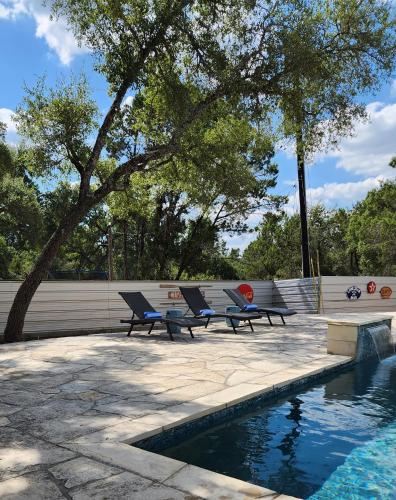 Huge Pool in SW Austin on 2 Acres in Austin, USA