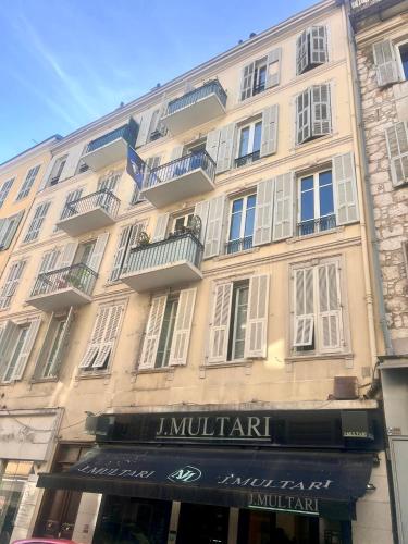 Stunning apartment in the Gold Square of Nice!