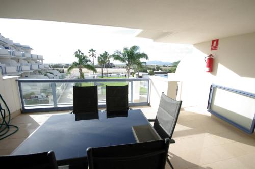 Apartment with Pool View  image 8