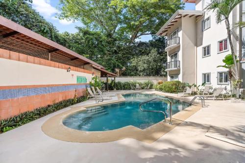 3-BD Beauty with Pool Near Beach in Santa Cruz