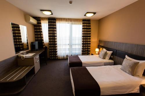 Plaza Hotel Plovdiv - image 37