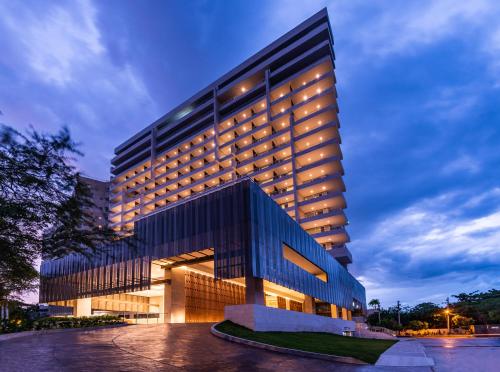 Exterior view of Hotel Irotama Lago