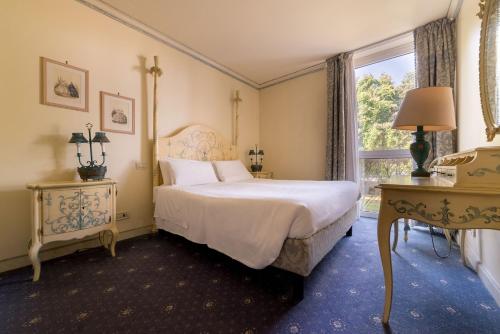 2 bedrooms, 4 beds