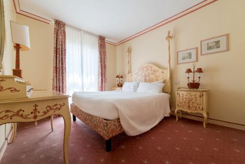 room detail thumbnail 0