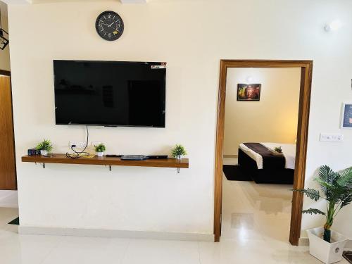 2 bedrooms, 3 beds