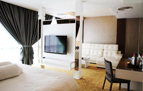 room detail thumbnail 1