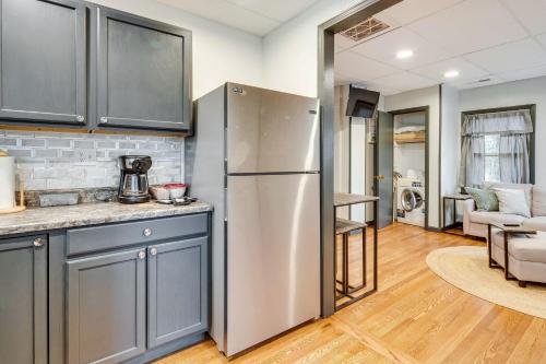 Cozy Brevard Vacation Rental 1 Block to Main St in Brevard, USA