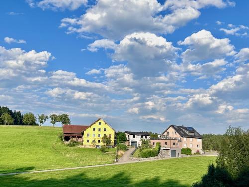 Viesnīcas āriene, Ferienwohnung Schottenhof Walser 2 - Alleinlage im Grünen mit Panoramablick (Ferienwohnung Schottenhof Walser 2 - Alleinlage im Grunen mit Panoramablick) in Achberg
