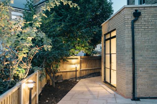 Lin Song House South London Garden Room Getaway 4