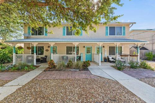 Dog-friendly home steps from the beach Grill and Patio in St. Augustine, USA