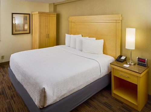 1 queen bed
