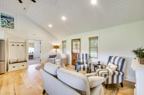 Modern Altavista Farmhouse with Countryside Views in Altavista