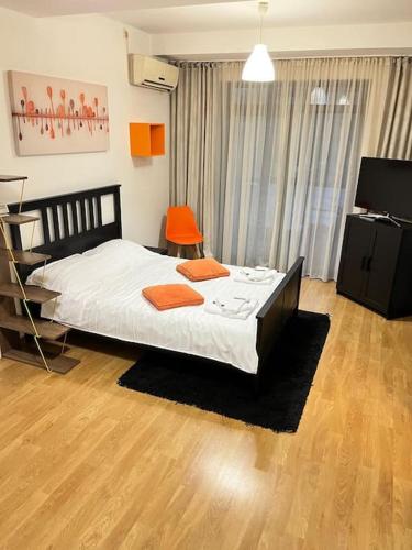 Studio with balcony in Drumul Taberei, Bucharest