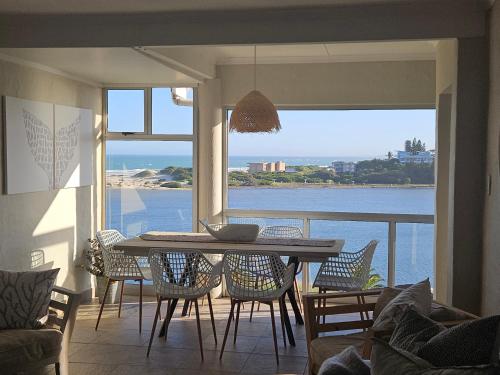 Be Lazy with a Sea View Be Lazy with a Sea View